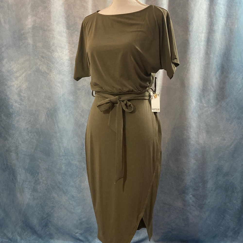 😍Best Price😍NWT Kensie Olive Green Boat Neck Tie Waist Shift Dress Short Sleeves - Picture 1 of 13